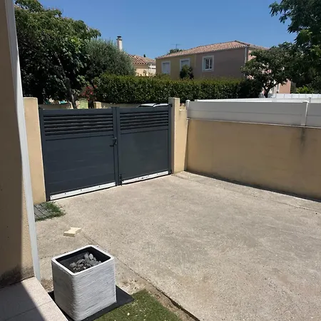 بيت للعطل Avec Piscine *
